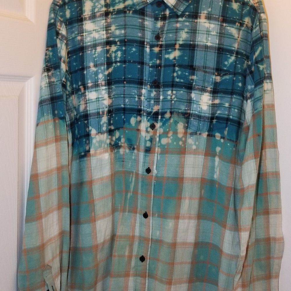 Distressed flannel - Picture 3 of 4